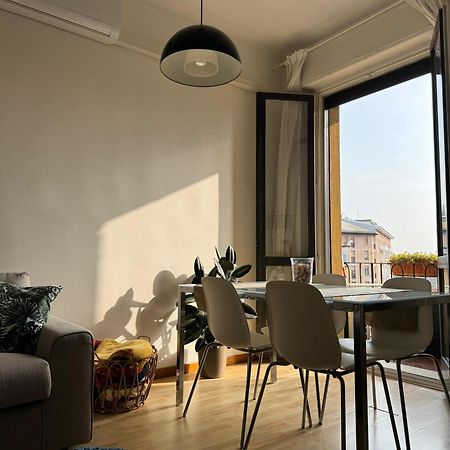 Trilocale Con Due Balconi A Isola Porta Nuova Apartman Milánó Kültér fotó