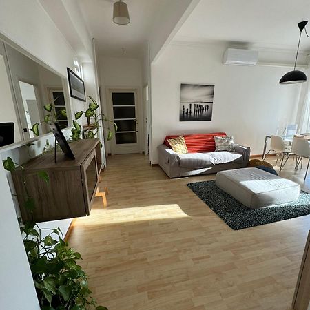 Trilocale Con Due Balconi A Isola Porta Nuova Apartman Milánó Kültér fotó