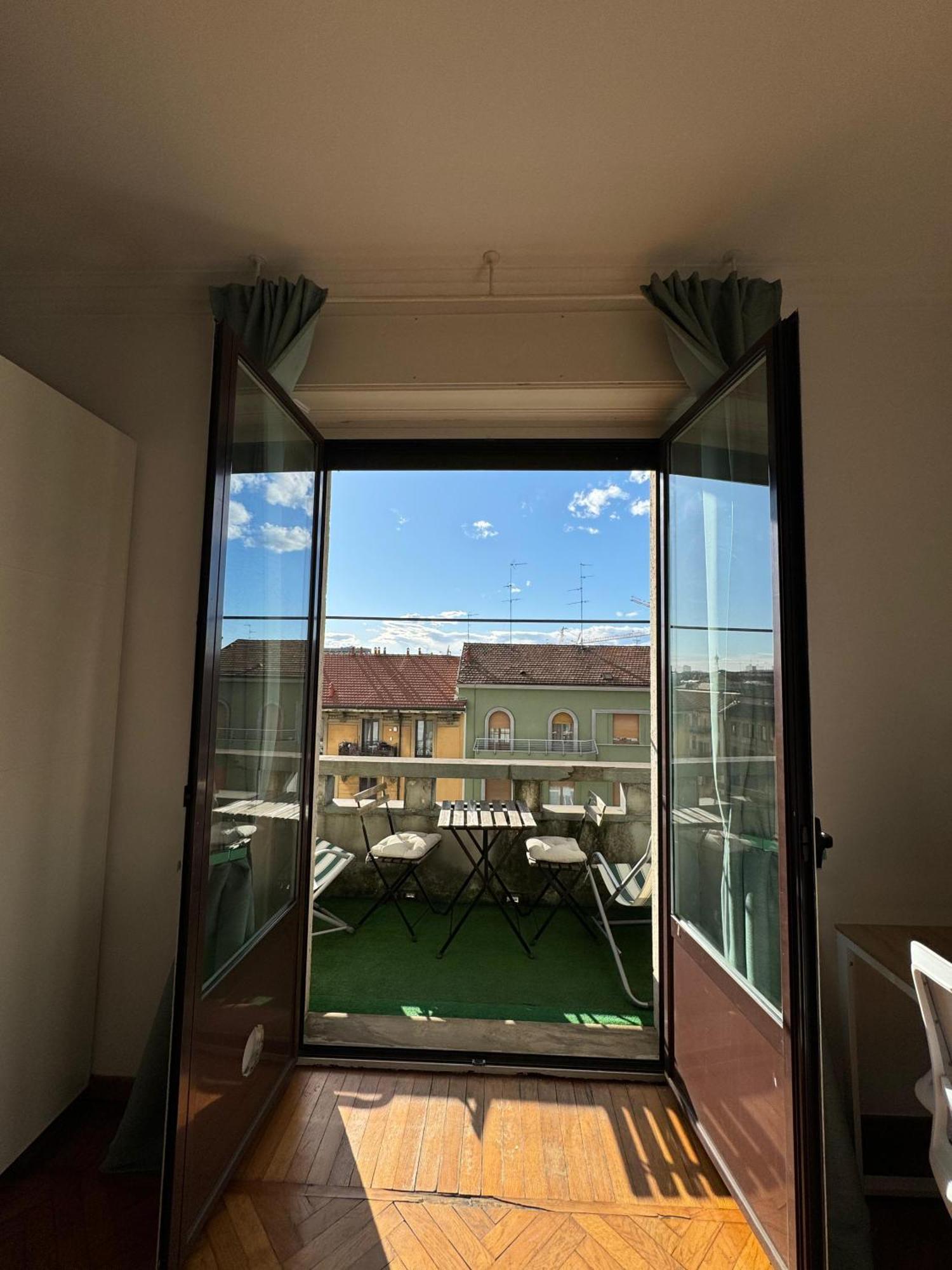 Trilocale Con Due Balconi A Isola Porta Nuova Apartman Milánó Kültér fotó